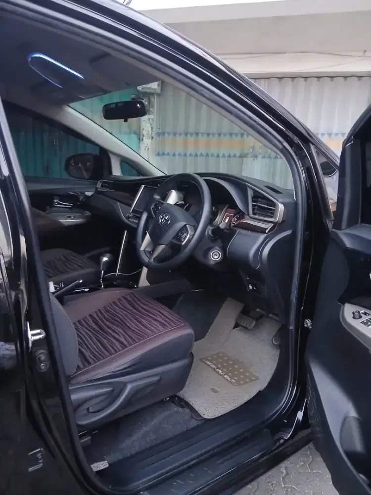 Dijual innova reborn tipe v bensin metik istimewa