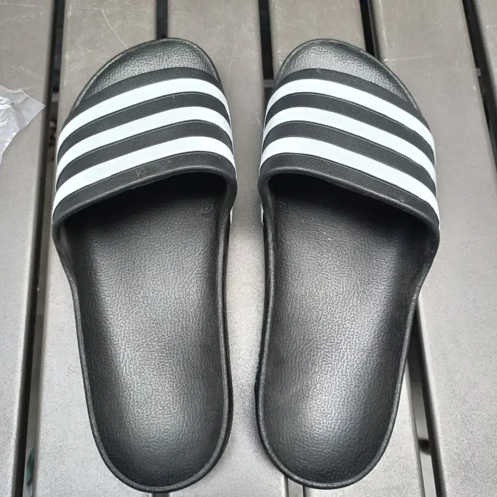 Slippers selop pria sandal pria Adidas size 43