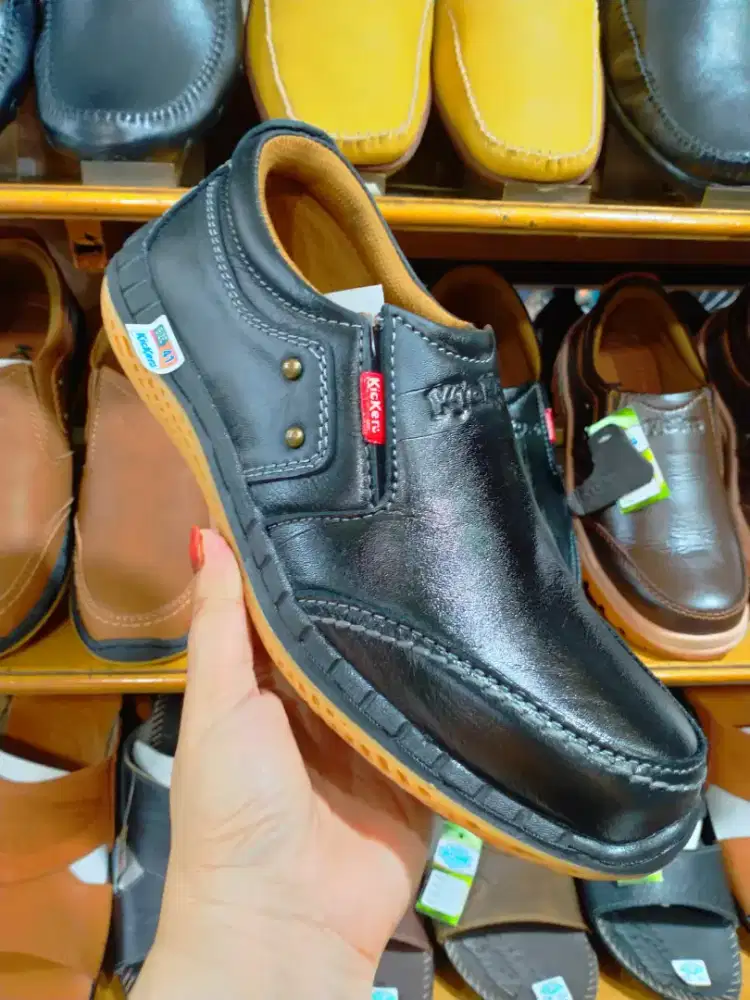 Sepatu Casual Pria Kulit Asli