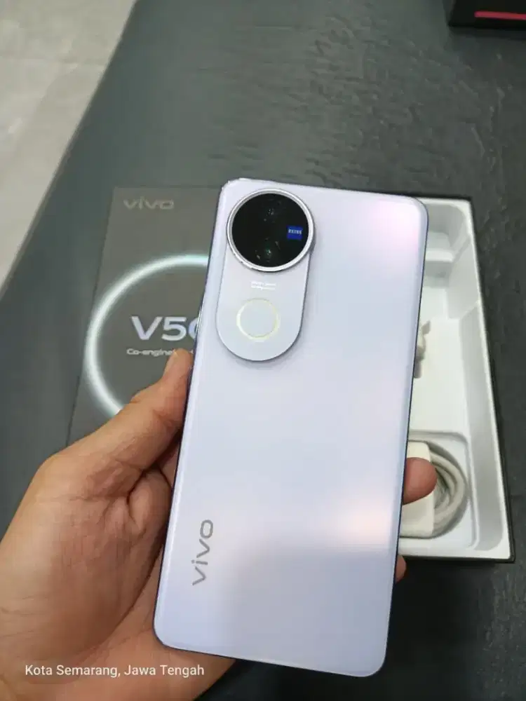 Vivo V50 12/256 Fullset Ori (Garansi Resmi On)