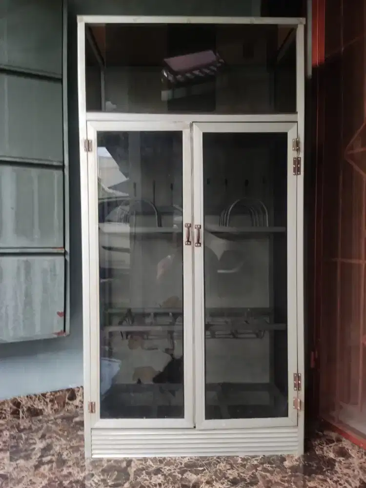 Dijual Cepat Rak Piring Aluminium + Kaca (Minus Triplek Belakang)