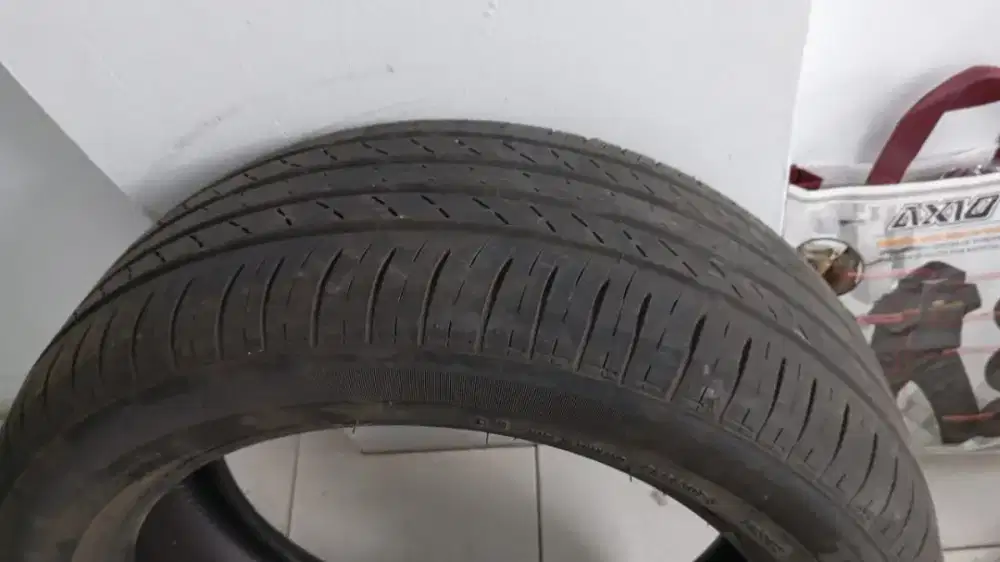 Ban bekas bridgstone 215x50x17 turanza