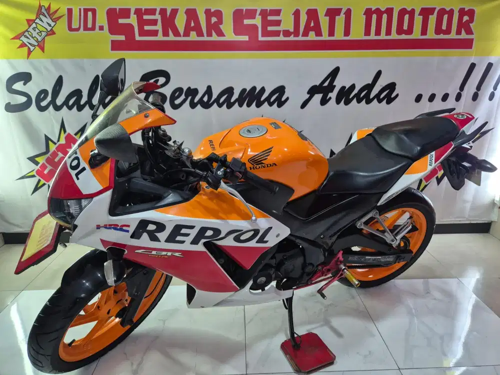 CBR 150Repsol old