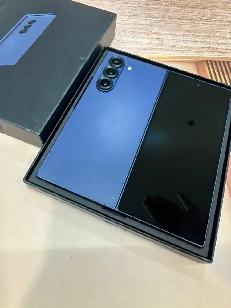 Samsung Galaxy Z Fold 6 12/256GB Navy Garansi 22/04/2026