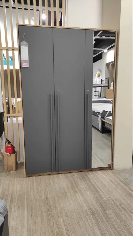Nobu Lemari Pakaian 3 Pintu
