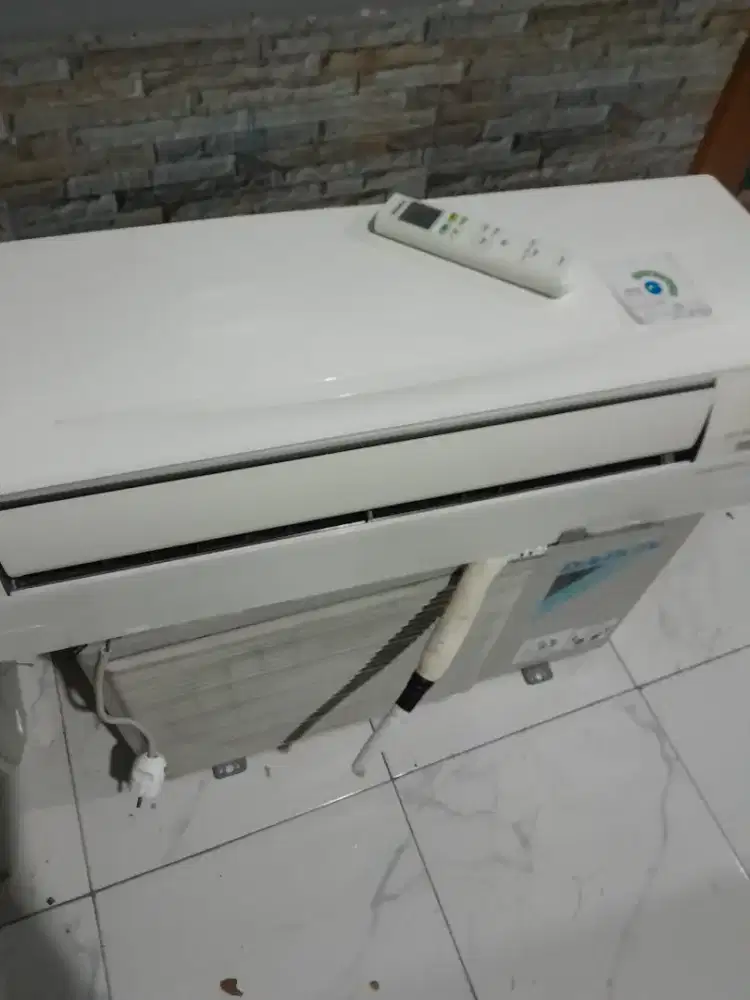 Daikin thailand r32 1/2pk  like new, 2,7 jt trpsang