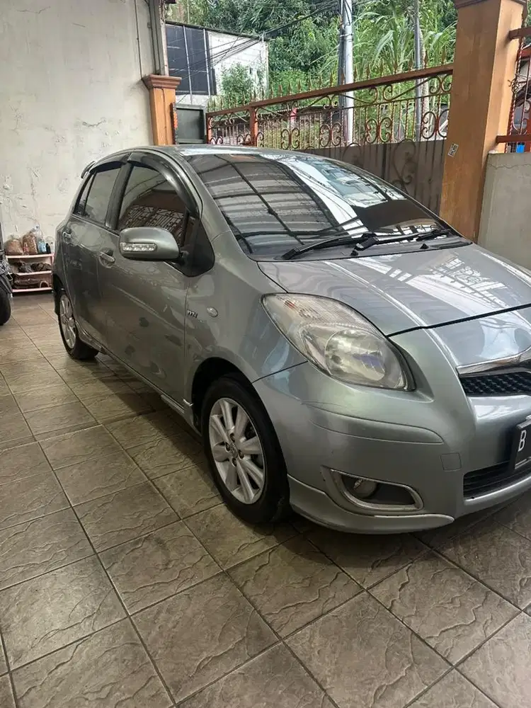 Toyota yaris bakpao 2011 matic