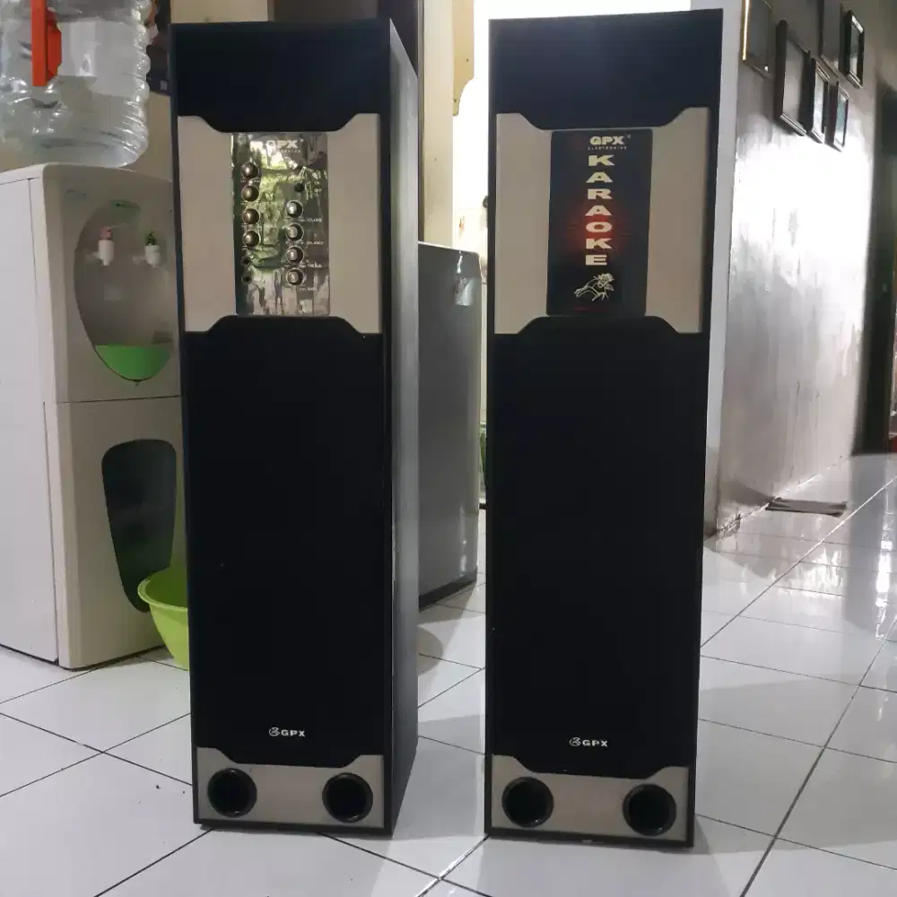 Dijual speaker aktif karaoke GPX 8 bluetooth, tinggi 1 mtr, harga NET