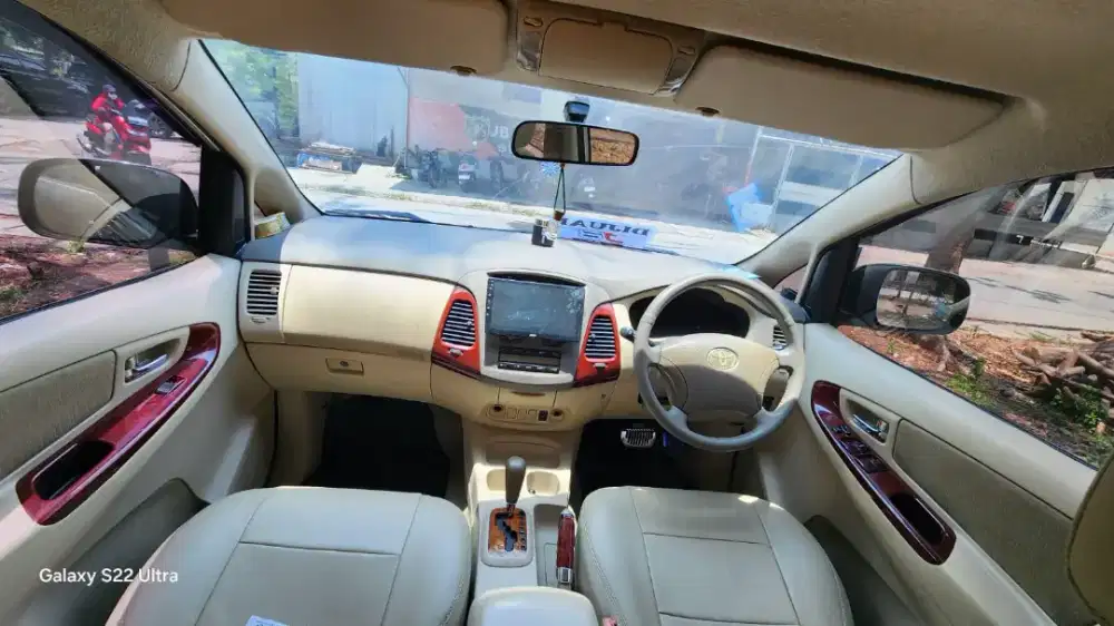 Inova bensin type v tahun 2006 kondisi terawat