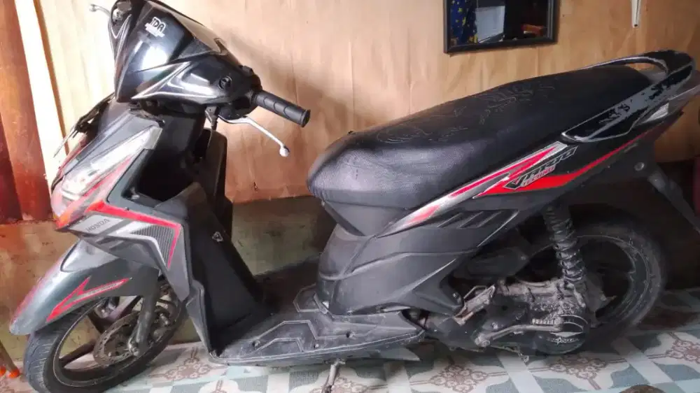 Dijual kereta Honda vario thn 2011 surat lengkap pajak dan plat mati