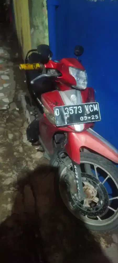 Jual motor bekas Yamaha Vega ZR barang kali ada yg butuh