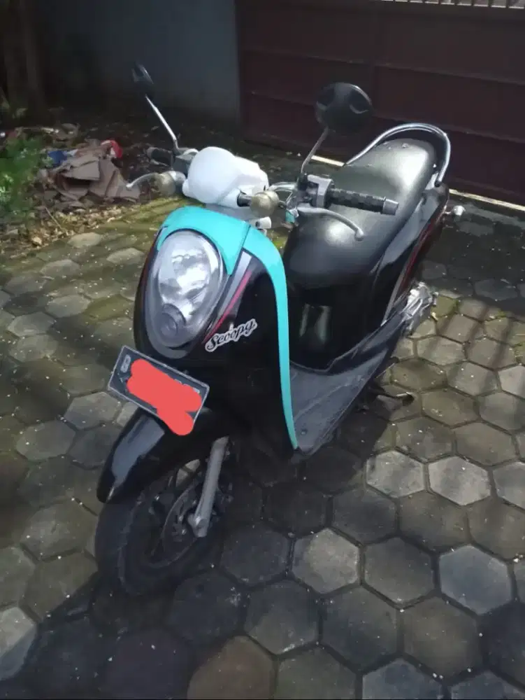 Dijual Honda Scoopy karbu 2011 Lengkap jrenggg jossss