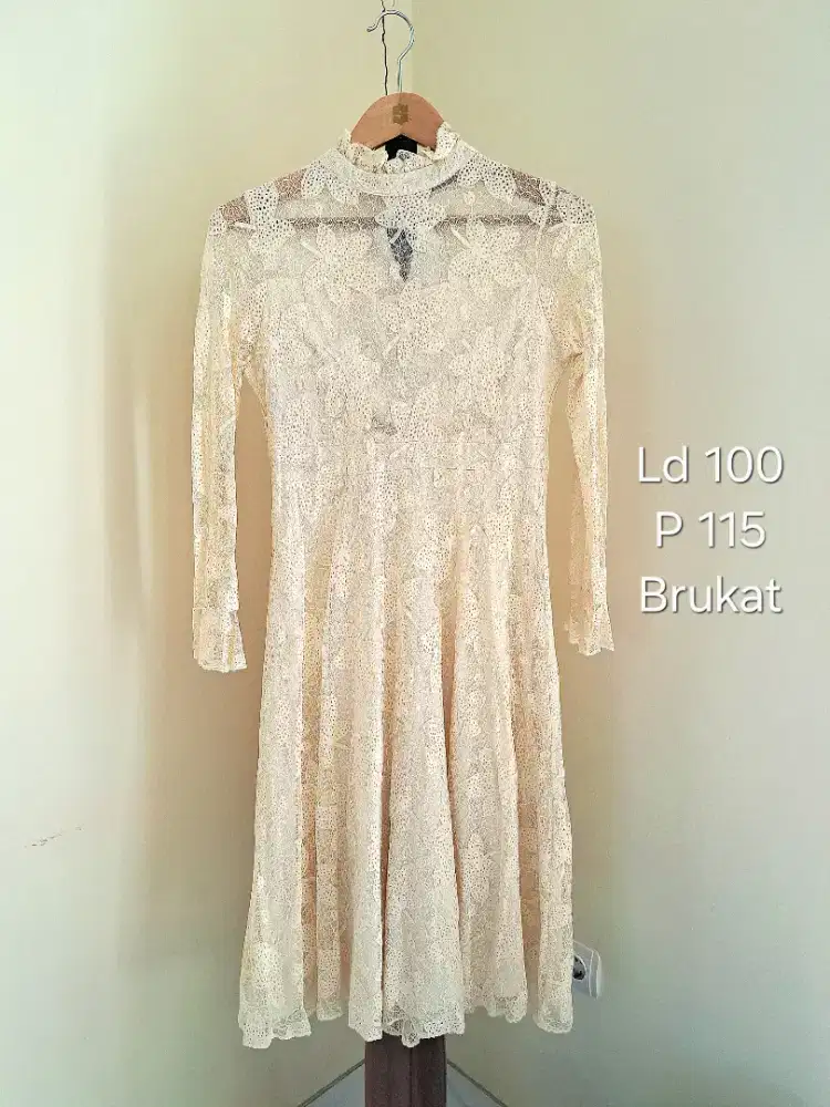 Dress fashion wanita