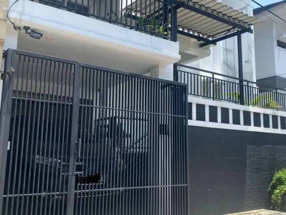 Rumah Cantik Minimalis di Komplek Taman Galaxy Dekat LRT Cikunir 2