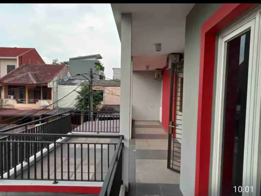 Disewa rumah carport 3 mobil Duren sawit Jakarta timur