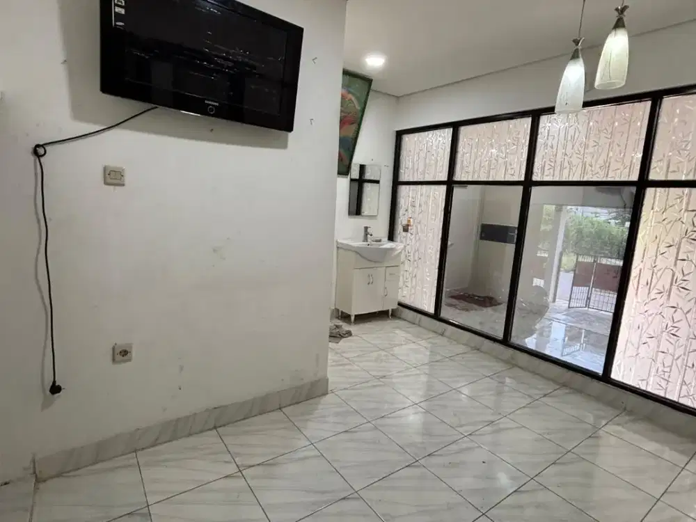 Disewakan Ruang Usaha Bagus Siap Huni di Bintara Bekasi Barat