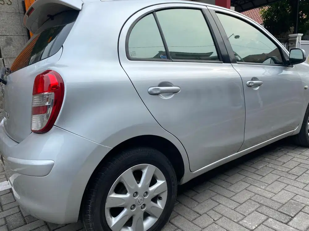 Nissan March 2011 Bensin