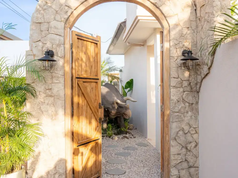 3 Bedroom Villa for sale in Batu Bolong, Bali