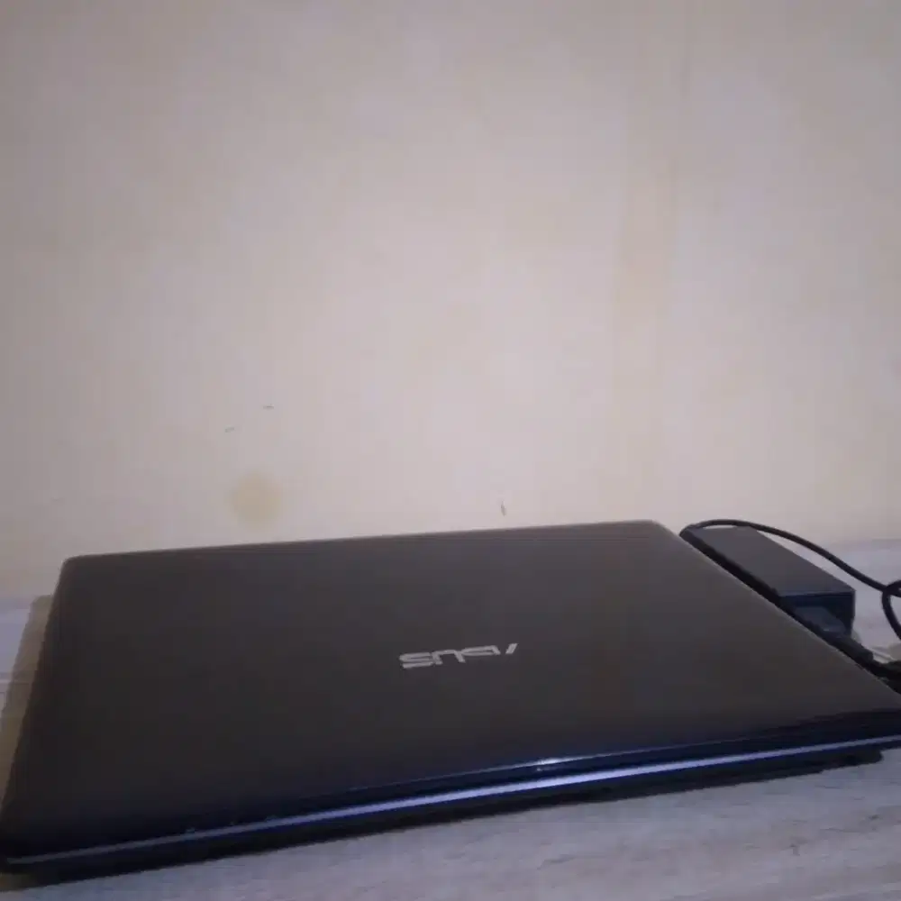 Laptop asus mulus b.u nego