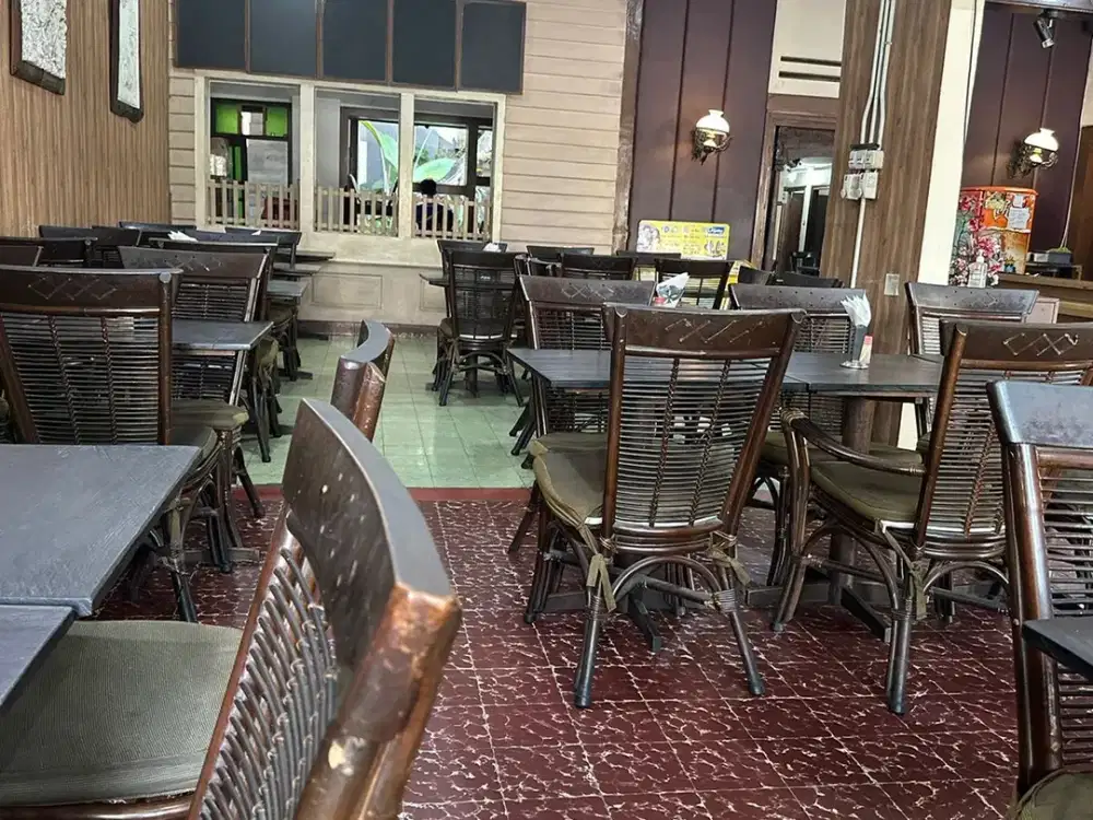 Ruang Usaha cocok untuk restoran mainroad Padjajaran Istana Plaza