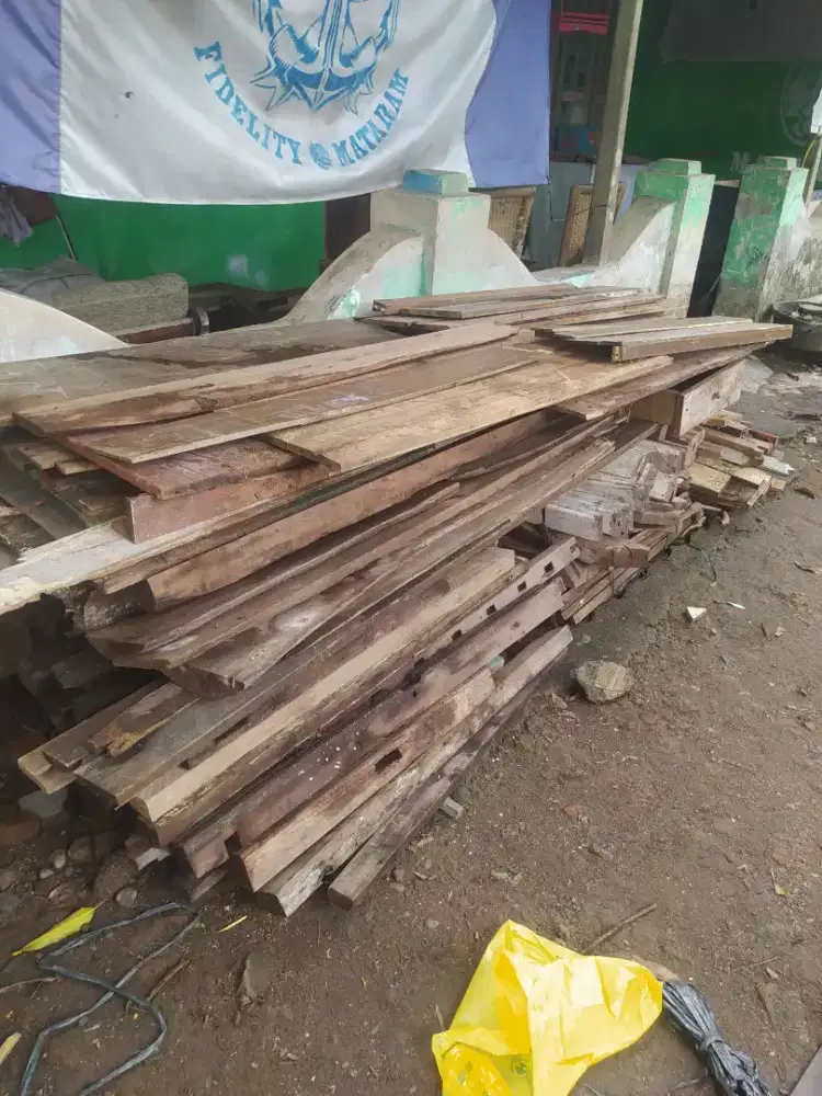 Kayu lawas bahan limasan