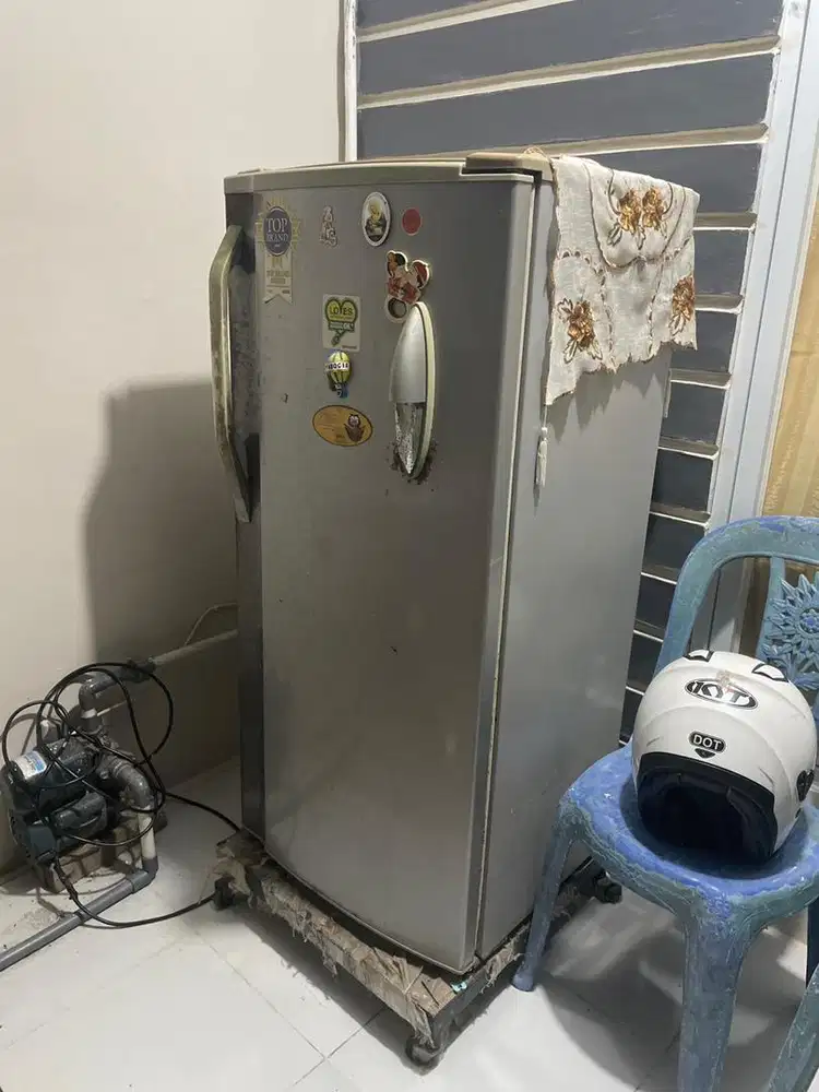 Dijual Kulkas Tahun pembelian sudah lama