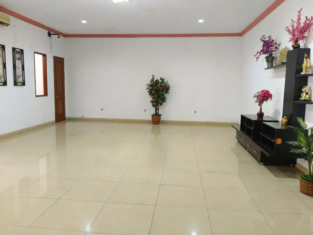 Jual Cepat Hunian Nyaman Posisi Hook 2 Lantai di Pluit Permai Sebrang Mall Pluit Village