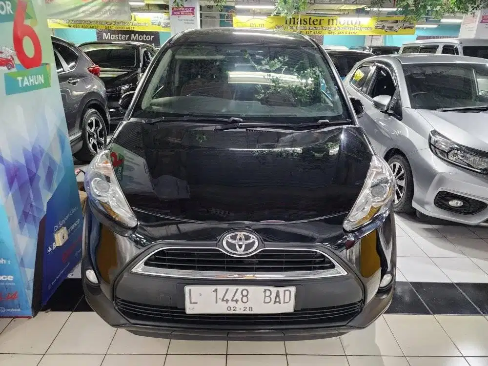 TOYOTA SIENTA 1.5 V MATIC 2017 SURABAYA