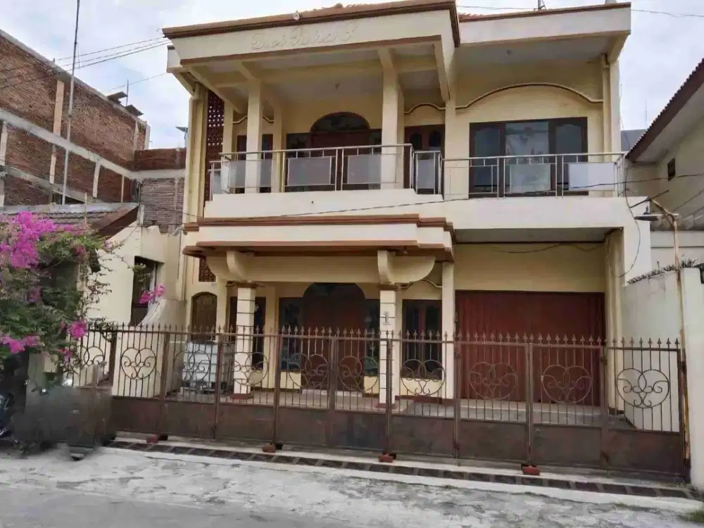 Rumah Tengah Kota di Pleburan Semarang