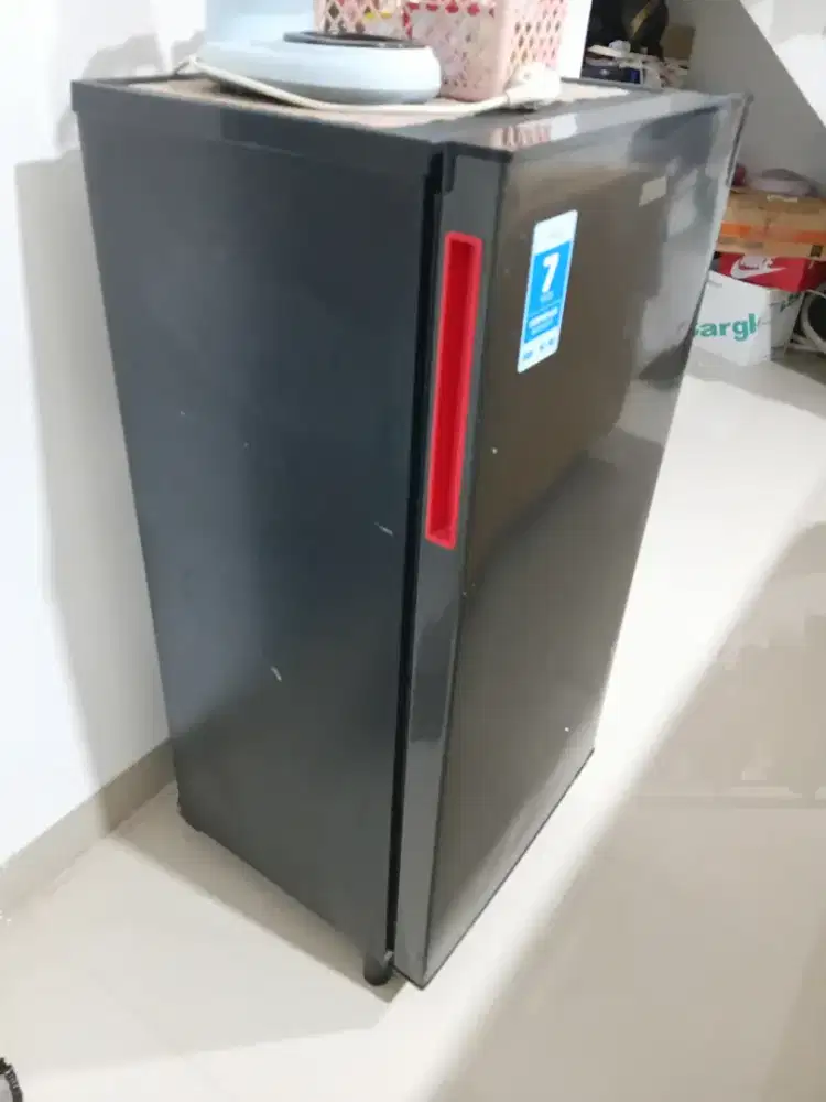 Kulkas Aqua 1 pintu