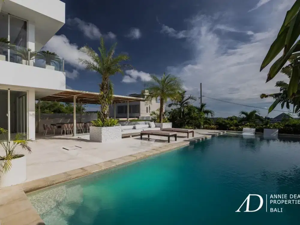 FREEHOLD | MODERN DESIGN VILLA WITH ROOFTOP & OCEAN VIEWS