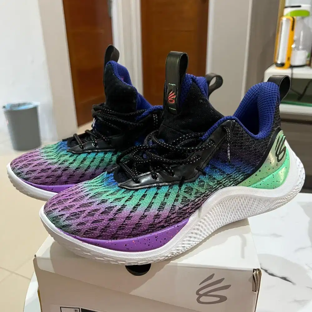 UNDER ARMOUR CURRY 10 Northern Lights