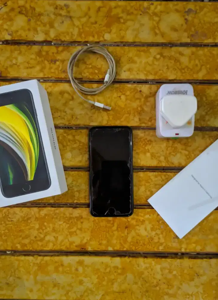 Iphone SE Gen 2 (SE 2020) 64GB Fullset