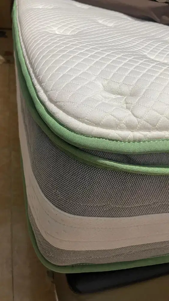 Kasur merk Novilla size 180x200x30