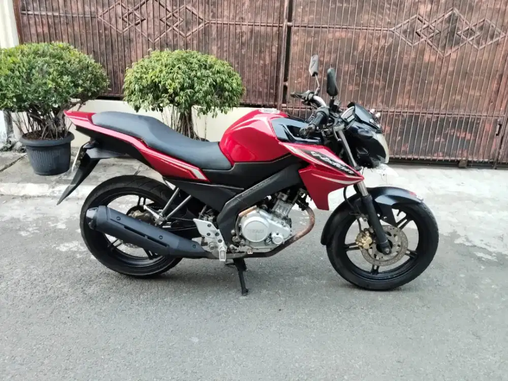 Yamaha Vixion new 150cc thn 2013 pajak panjang plat 2028 di Cengkareng