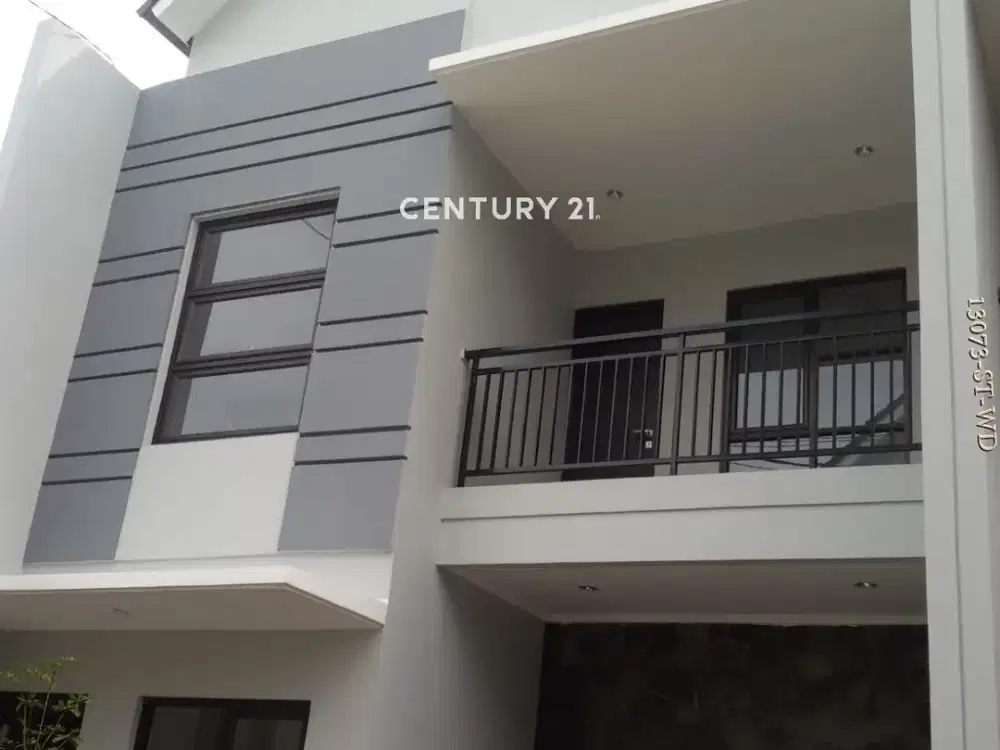 Dijual Rumah Siap Huni  Strategis Dalam Town House