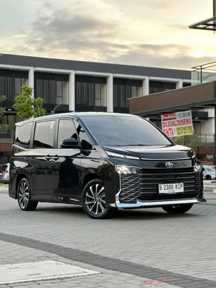 TOYOTA VOXY TSS KM18RB 2023 FACELIFT