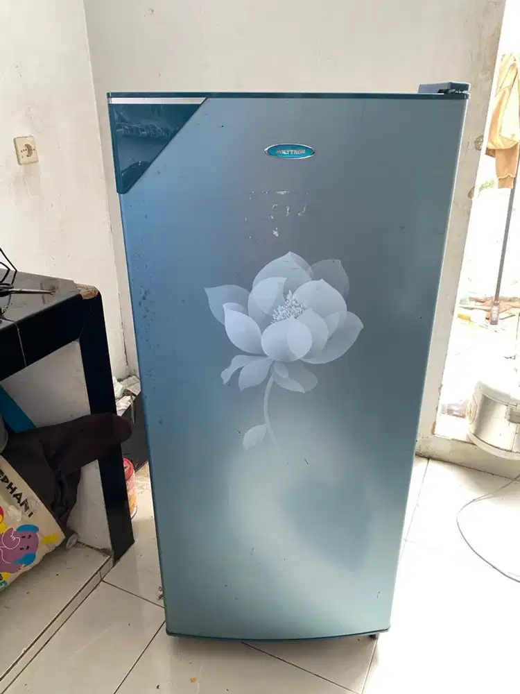 Kulkas 1 pintu polytron