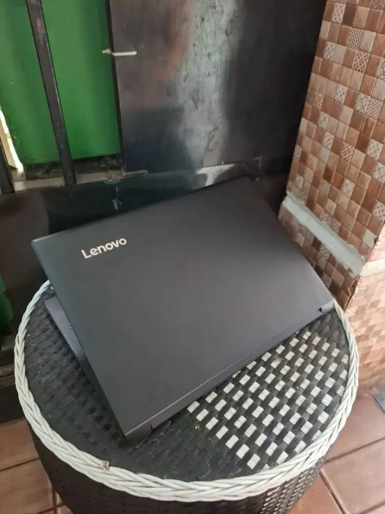 Lenovo V310

- Intel Core i3 - 6006U (4CPU) ~2.0 Ghz