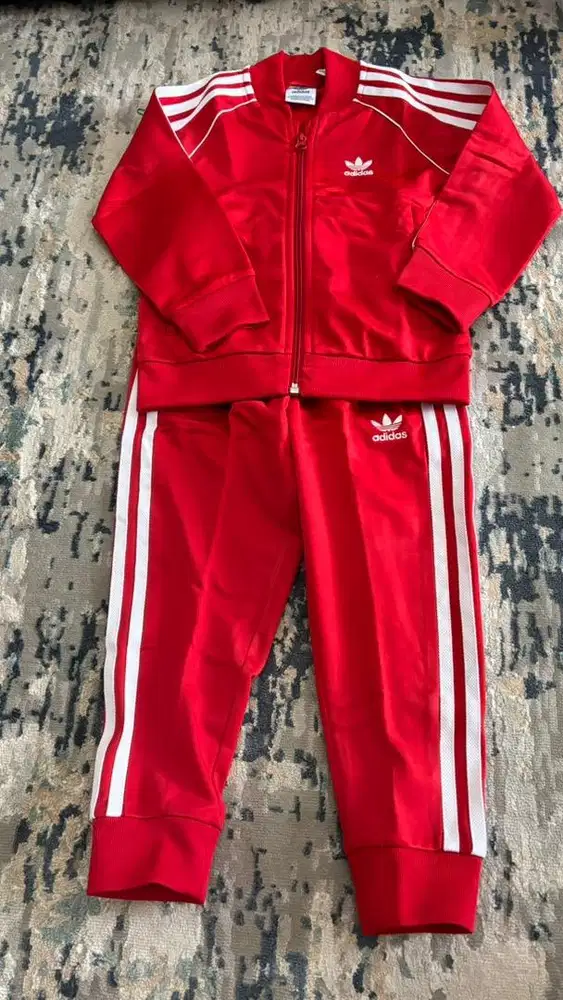 one set olga anak brand adidas ori!!