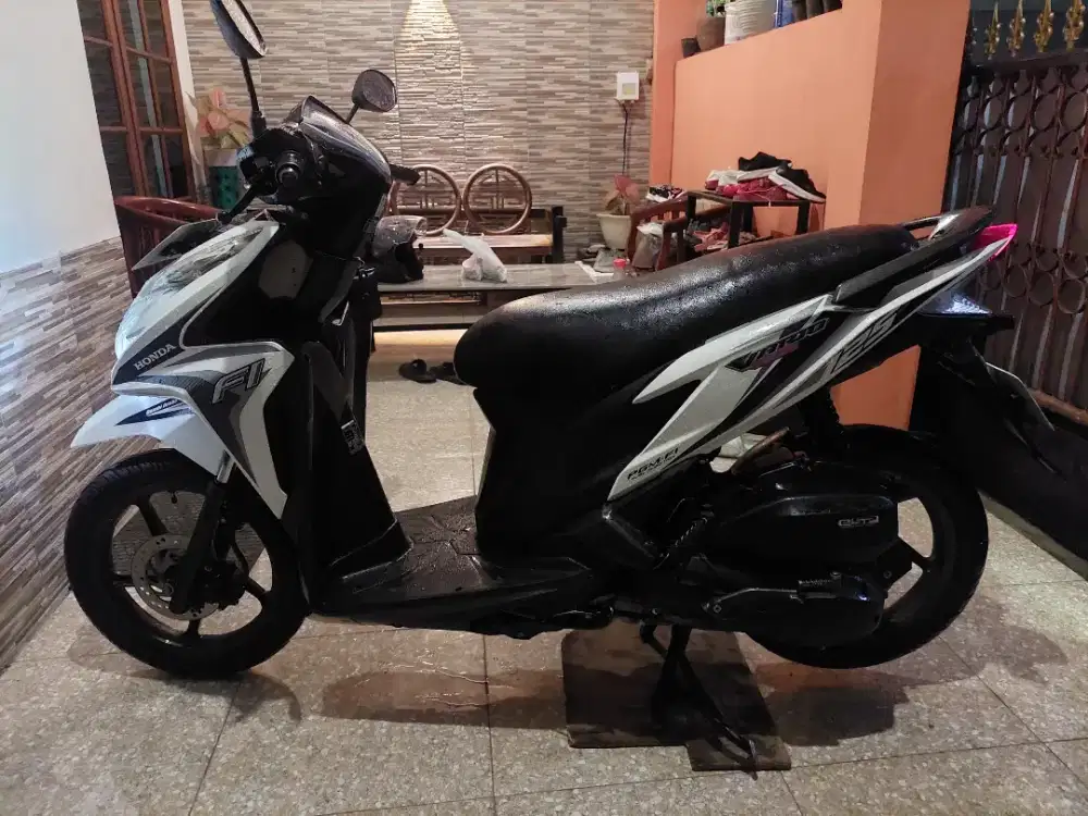 Honda Vario 125 Tahun 2014 Warna Putih