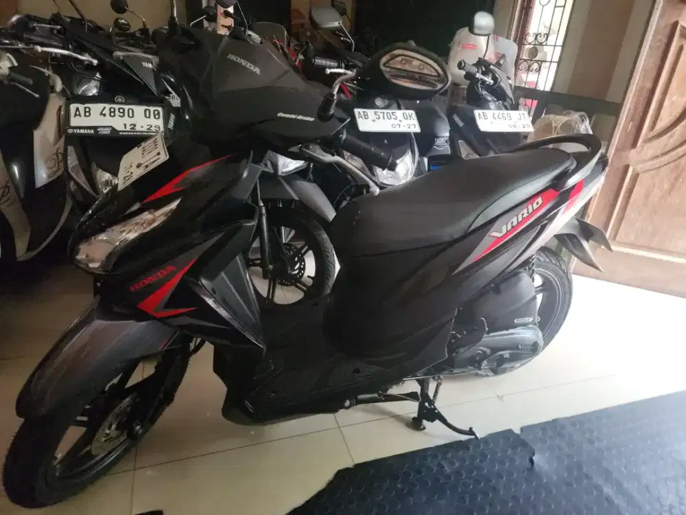 Dp200rb vario 110 esp 2018 hitam glosy Gbm