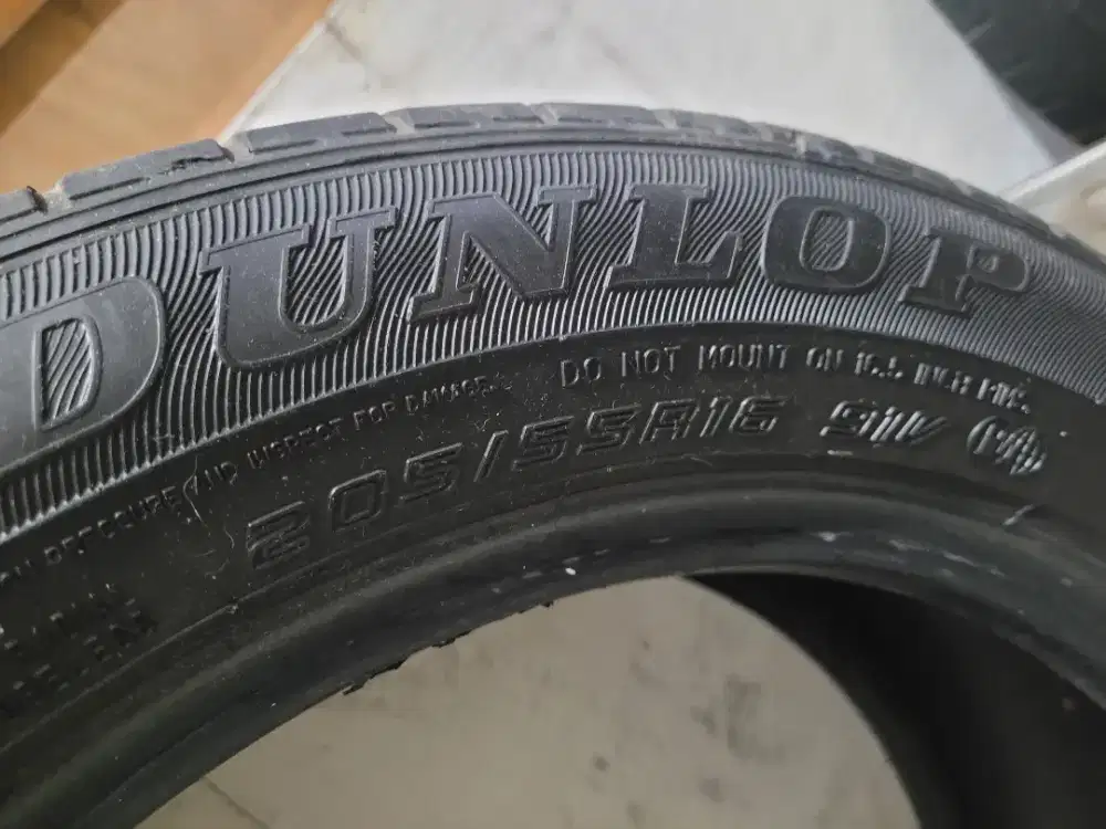 Ban Dunlop Ensave EC300+ ukuran 205/55/R16. 