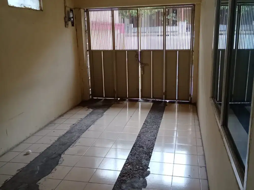 Dijual Rumah tinggal + kostan di Meruya Jakarta Barat