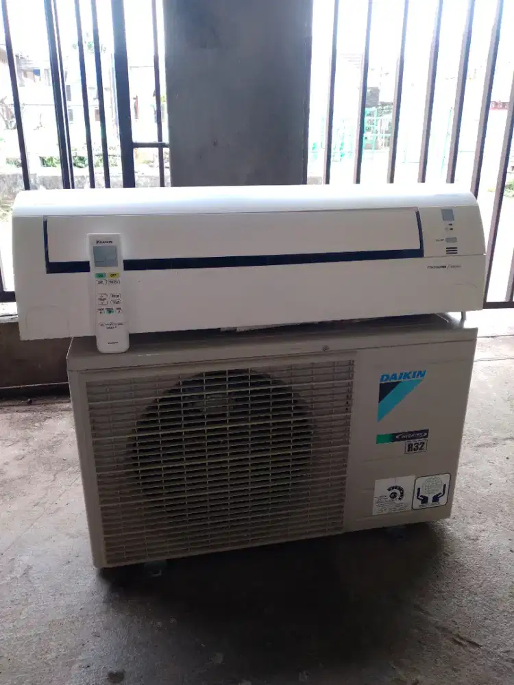 Dijual ac daikin inverter 1/2 pk R32