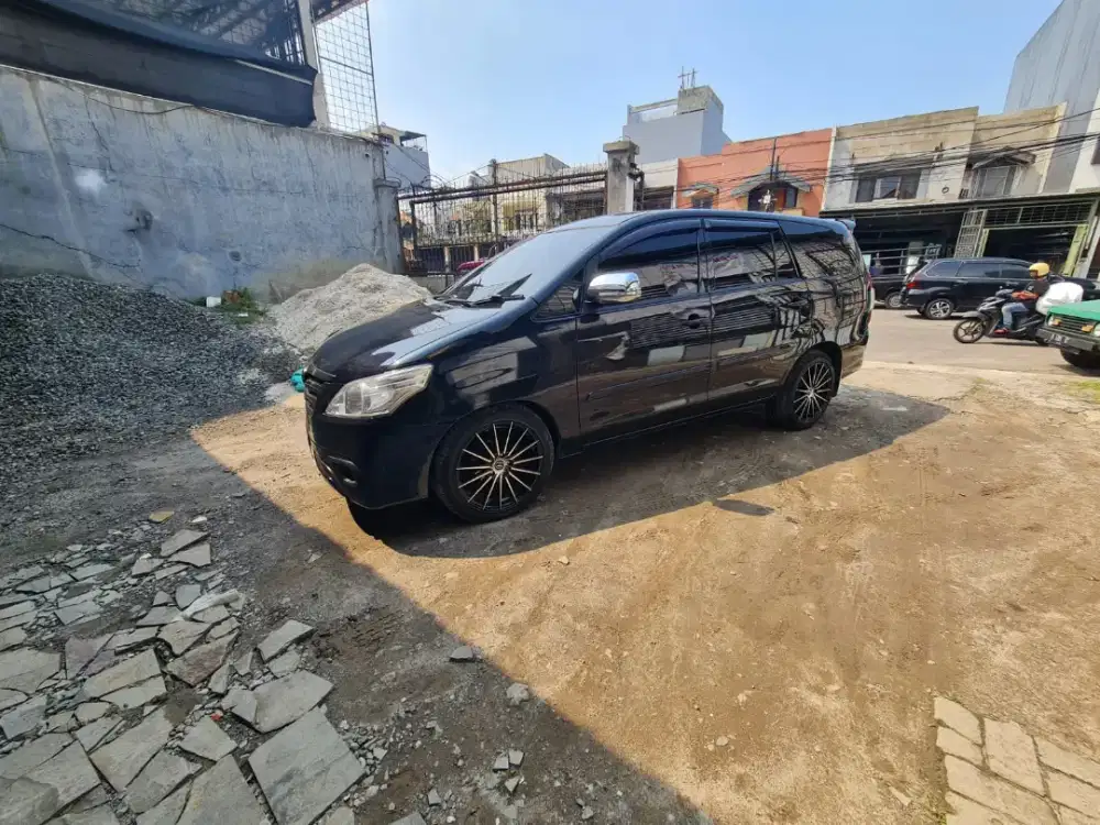 Innova 2.5 G  A/T diesel matic 2014