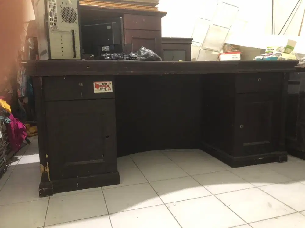 Meja Direktur dijual