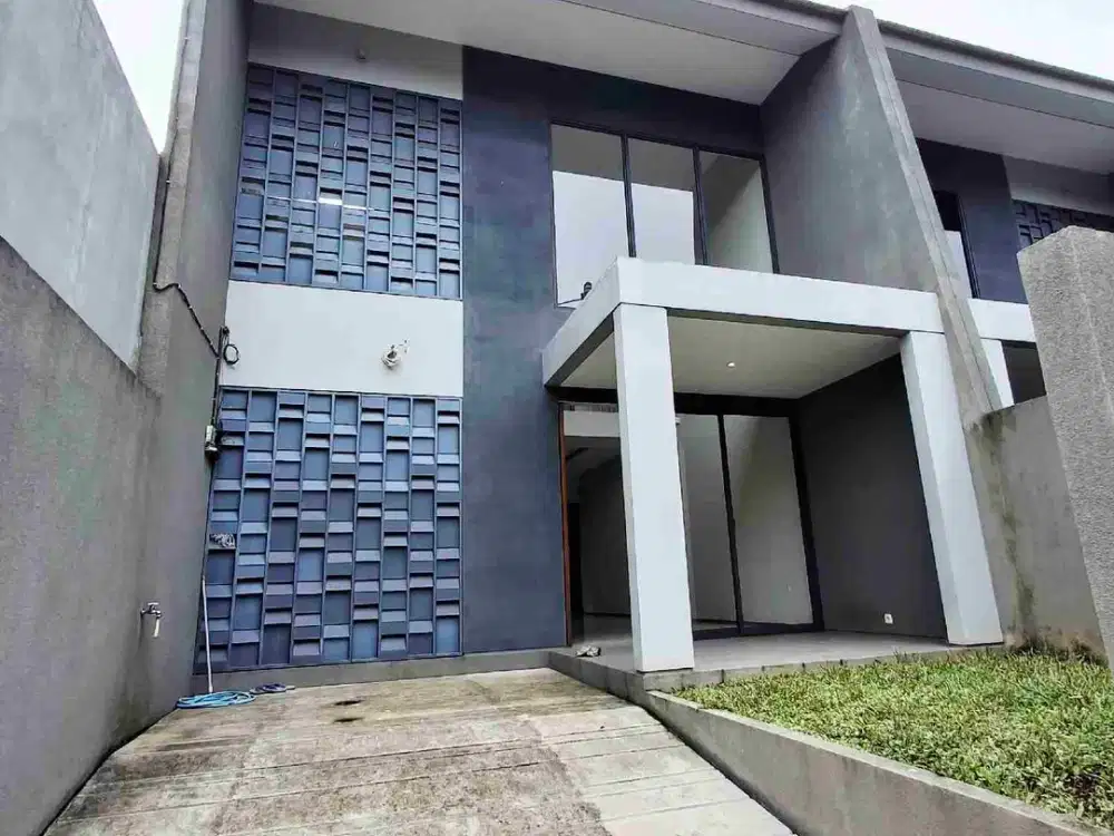 Rumah Tenis Mania Siap Huni Dalam Komplek