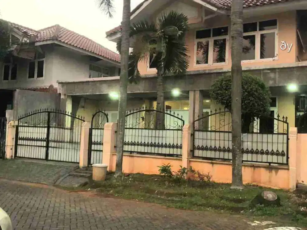 Di jual rumah di Modernland