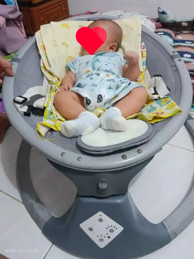 Bouncer swing elektrik (batrei) / ayunan elektrik